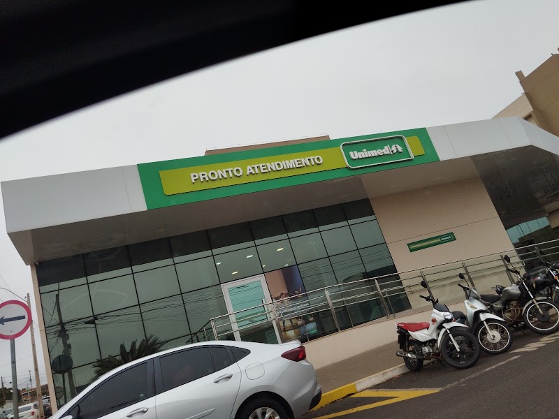 Logo Hospital Unimed Rio Verde - CDI, Laboratório e Consultório de Pediatria