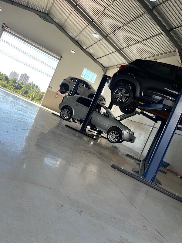 Logo 52 Pneus Auto Center Rio Verde