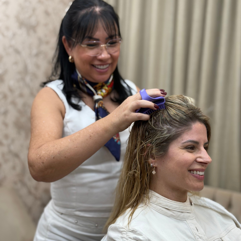 Logo Centro de Beleza Maria Clara | Salão de Beleza | Terapeuta Capilar | Sobrancelha | Corte | Alinhamento de Fios