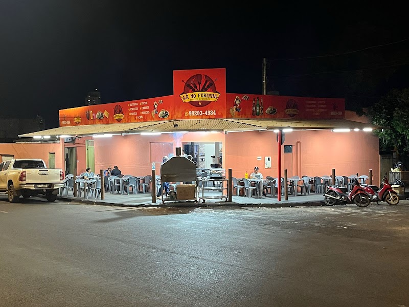 Logo Lá no ferinha espetos e porções.