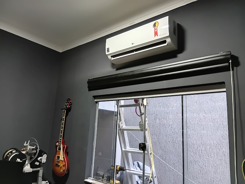 Logo MASTER AR CONDICIONADO E ELETRIFICAÇÃO