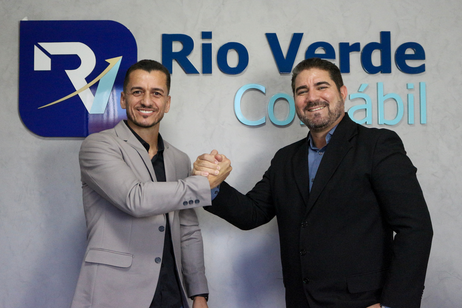 Logotipo da Rio Verde Contábil em Rio Verde - GO