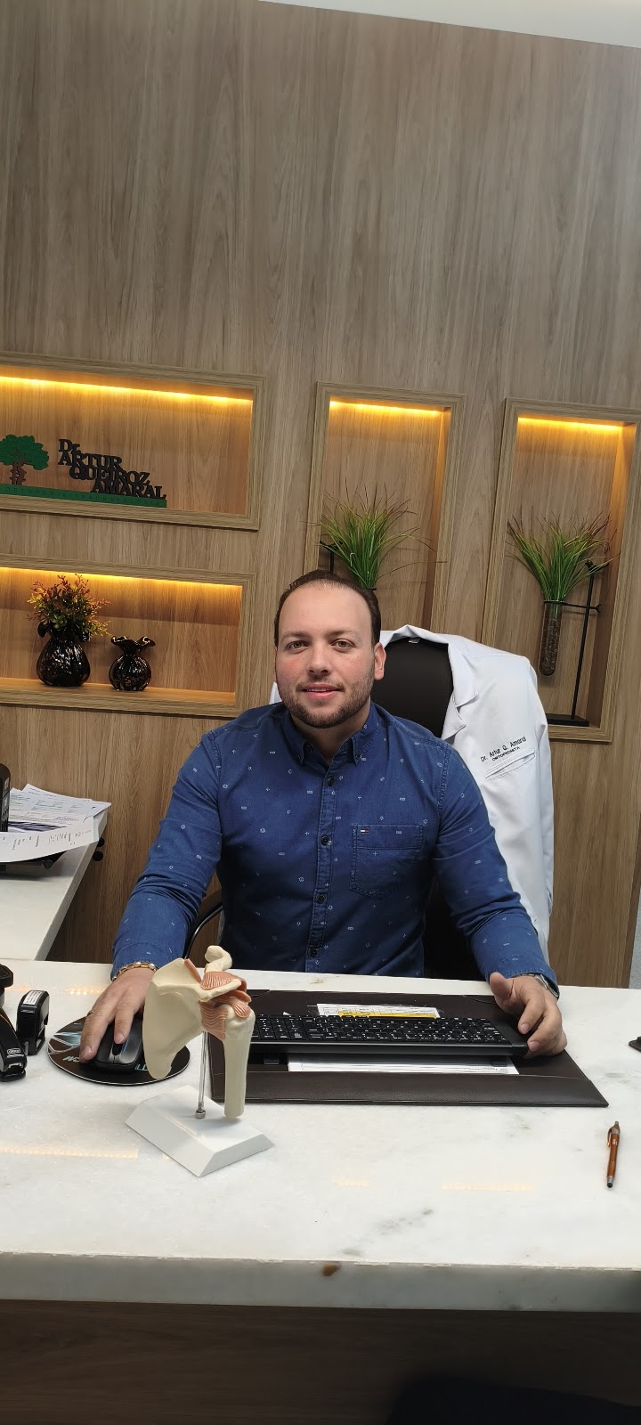 Logotipo da Dr. Artur Queiroz Amaral – Ortopedista e Traumatologista em Rio Verde | Especialista em Ombro e Cotovelo em Rio Verde - GO