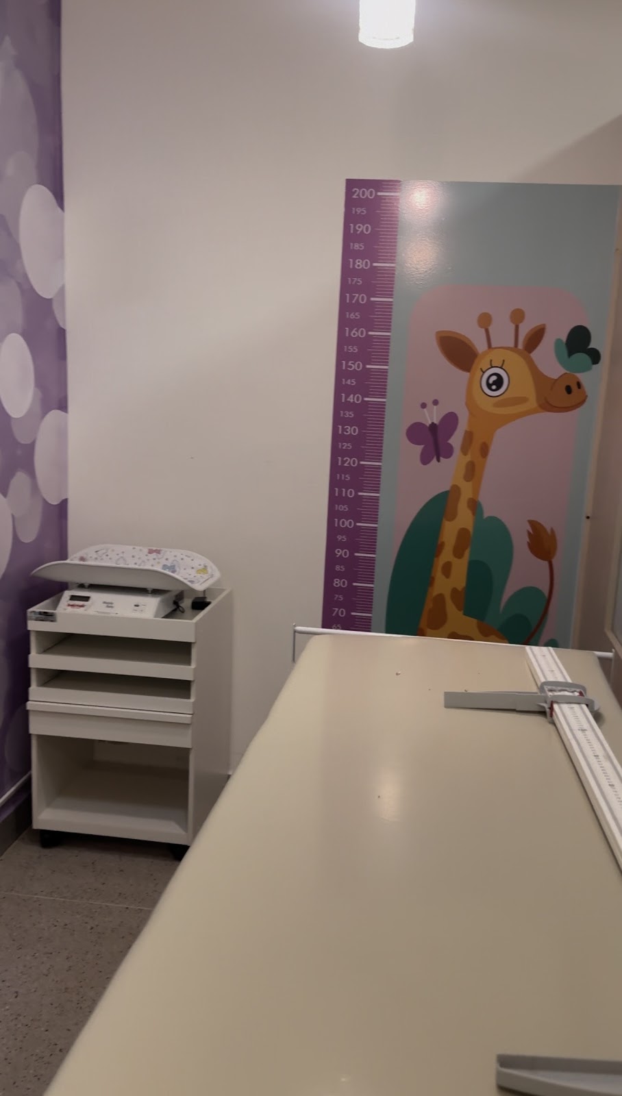 Logotipo da Dra Ana Karolina - AK pediatria em Rio Verde - GO