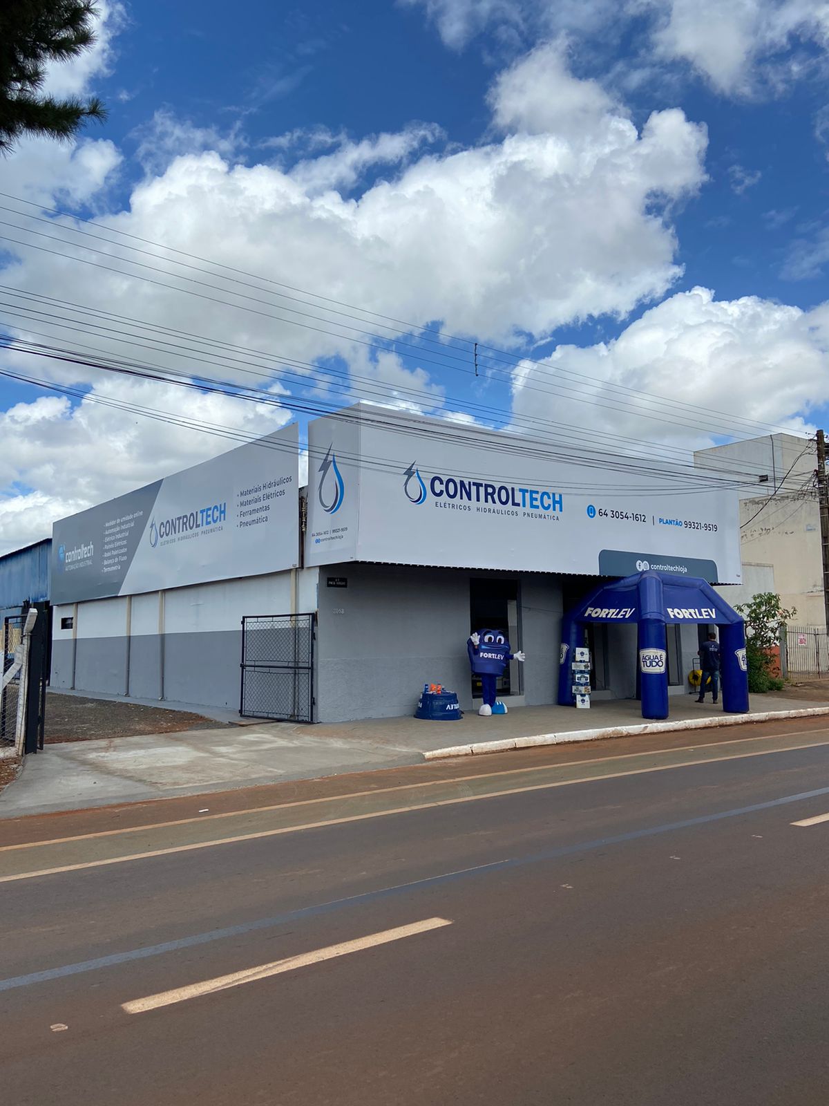 Logotipo da Controltech Materiais Elétricos e Hidráulicos em Rio Verde - GO