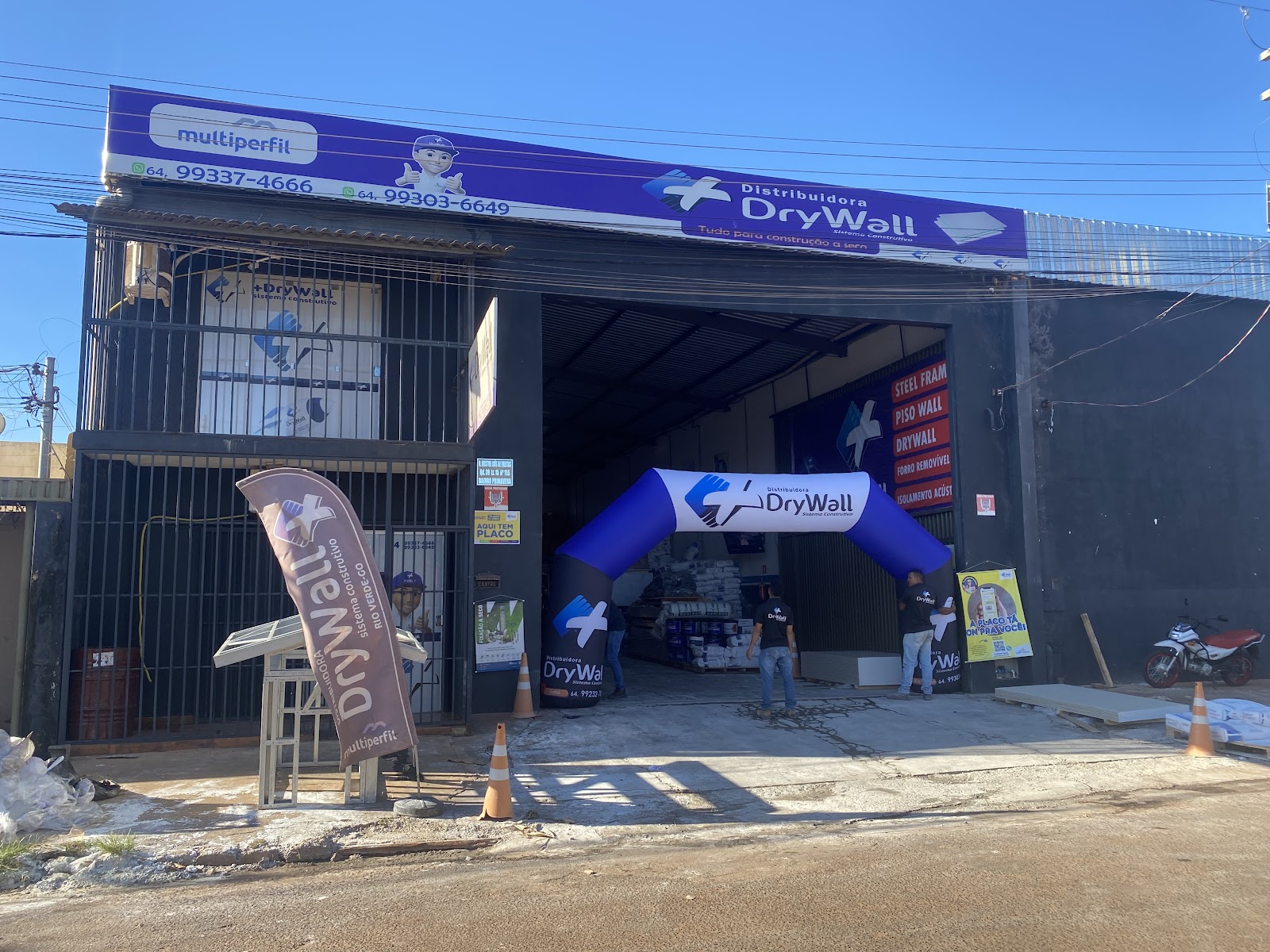 Logotipo da Distribuidora + Drywall Sistema Construtivo em Rio Verde - GO