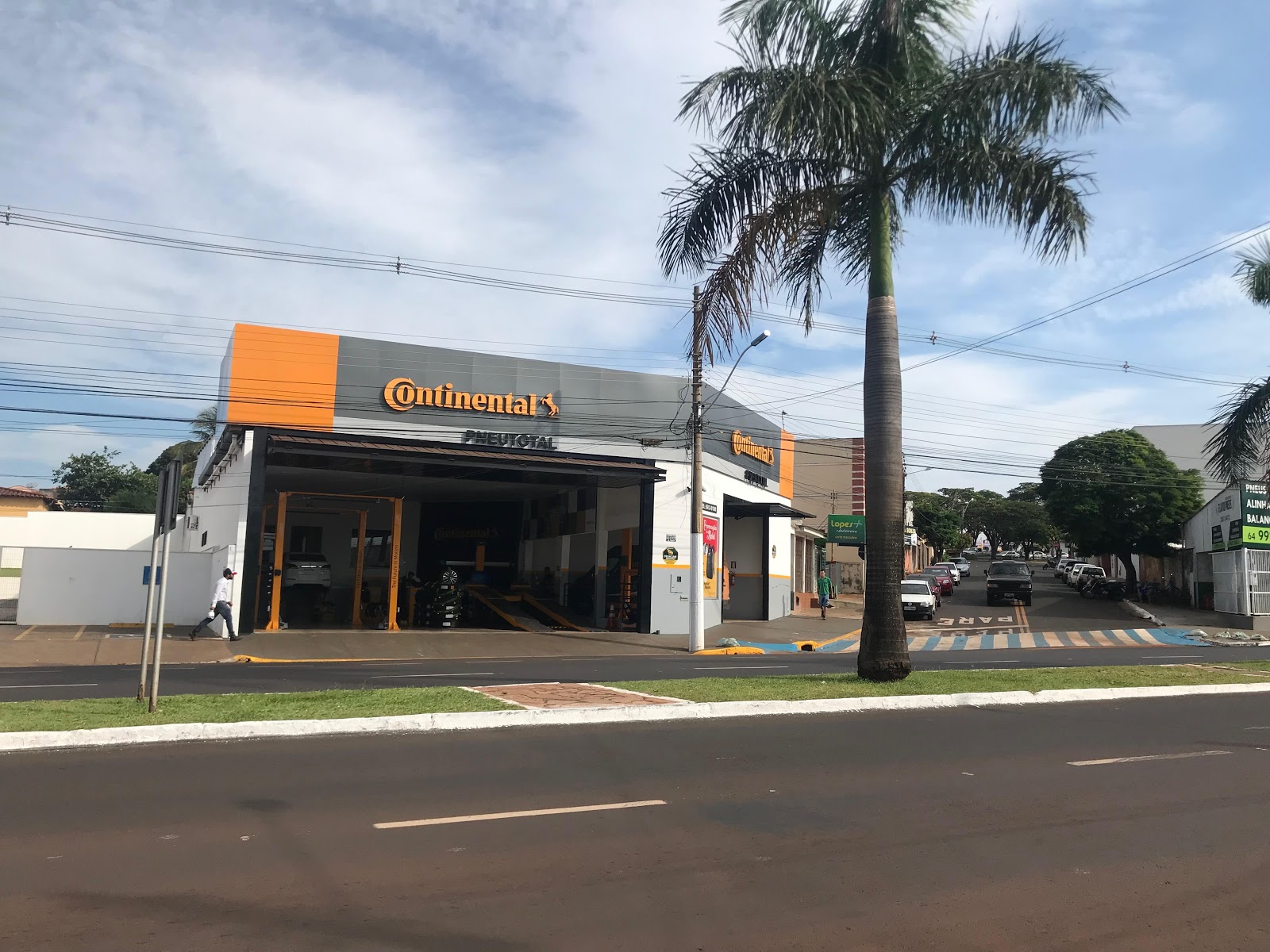Logotipo da Pneutotal - Pneus Continental em Rio Verde - GO