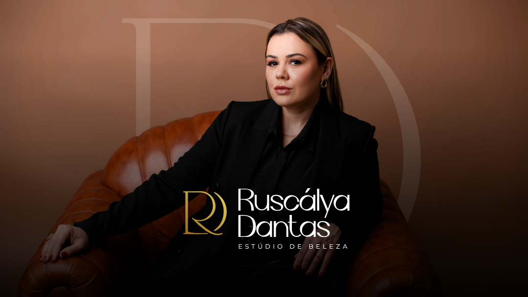 Logotipo da Ruscálya Dantas Estúdio de beleza em Rio Verde - GO