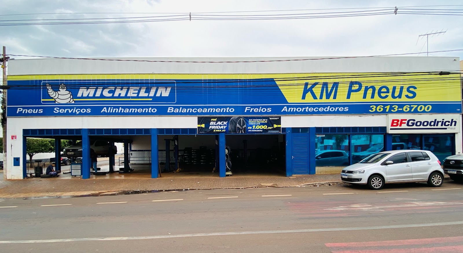 Logotipo da Km Pneus Michelin em Rio Verde - GO