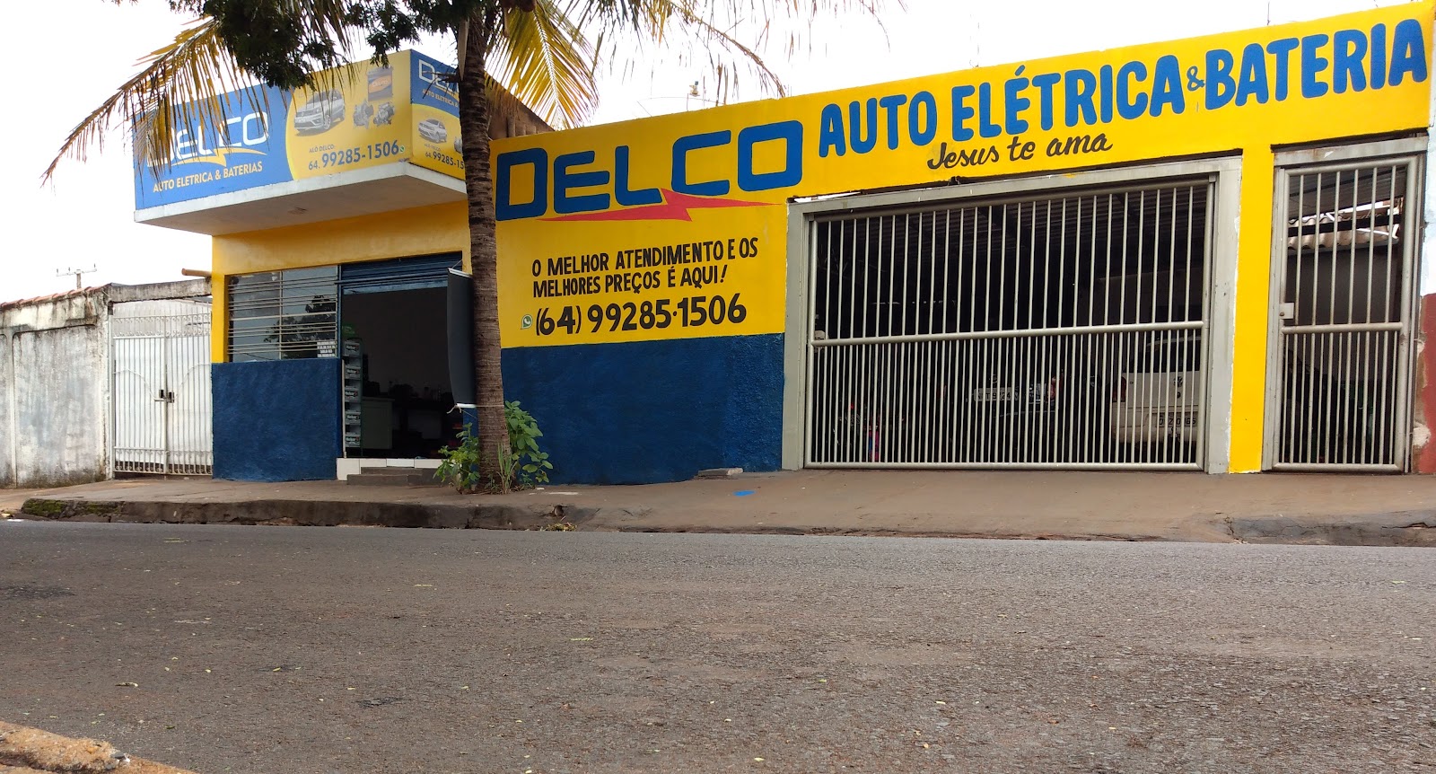 Logotipo da Delco Baterias em Rio Verde - GO