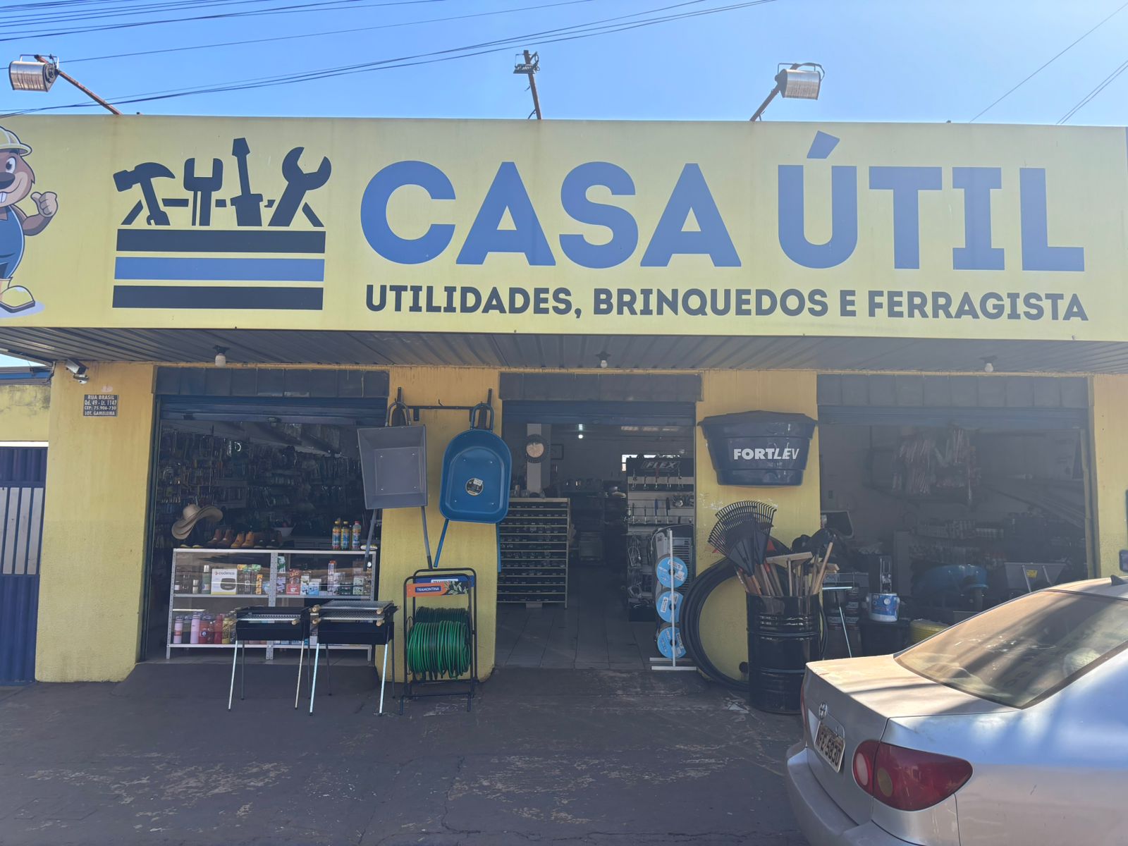 Logotipo da Casa Útil - Ferragista e Utilidades em Rio Verde - GO