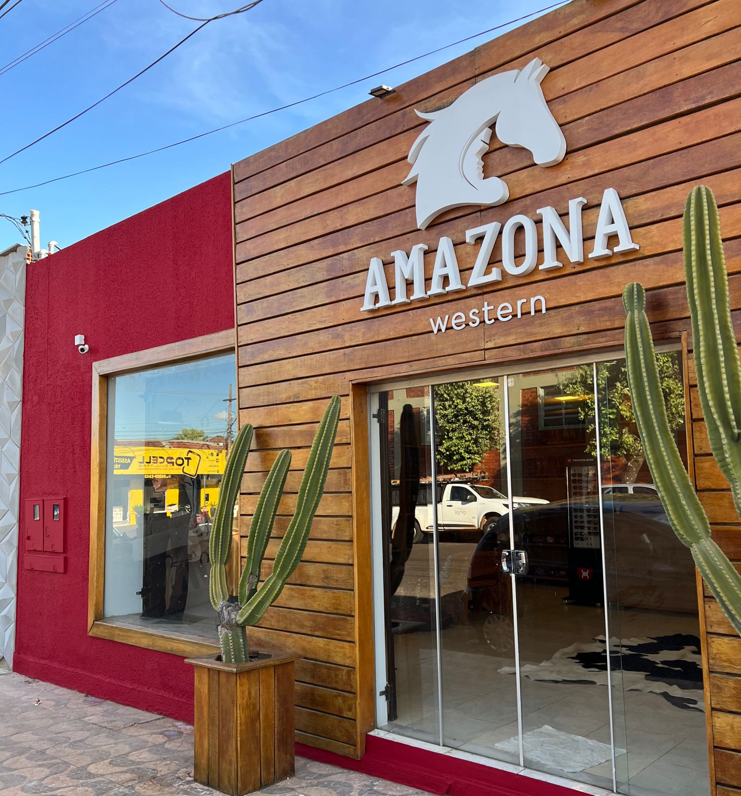 Logotipo da Amazona Western em Rio Verde - GO