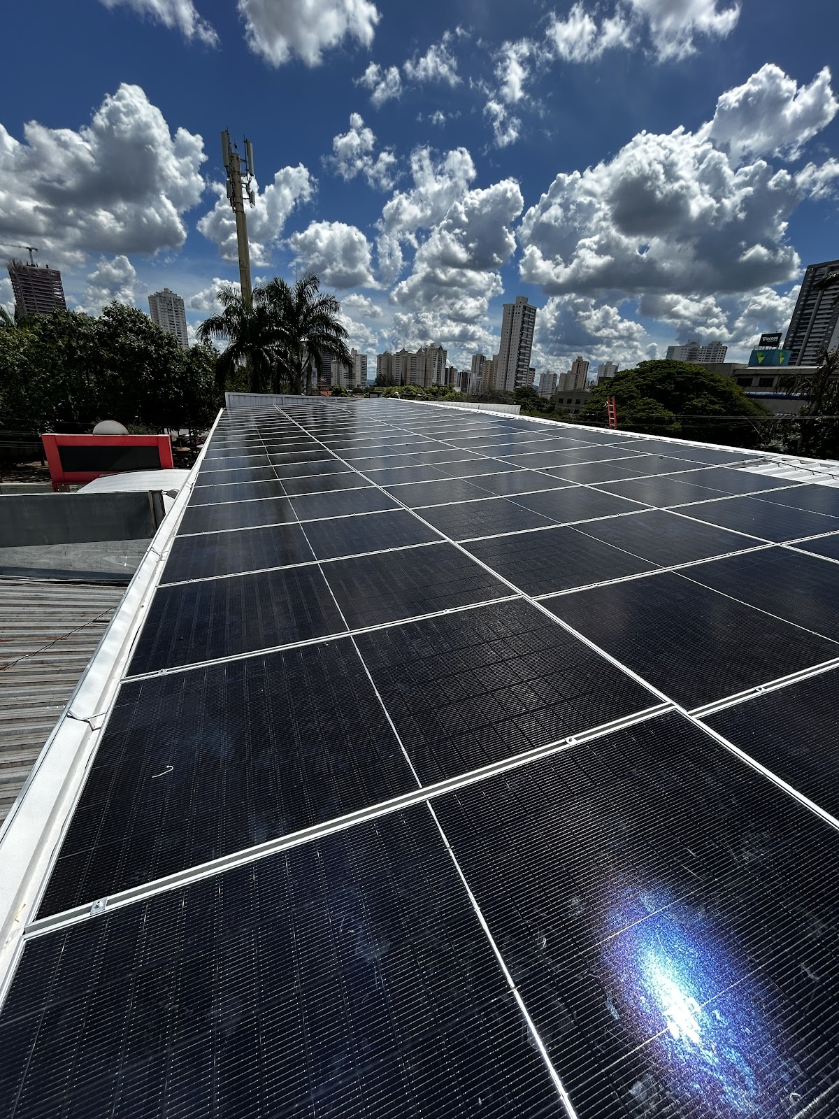 Logotipo da SunWise - Soluções em Energia em Rio Verde - GO