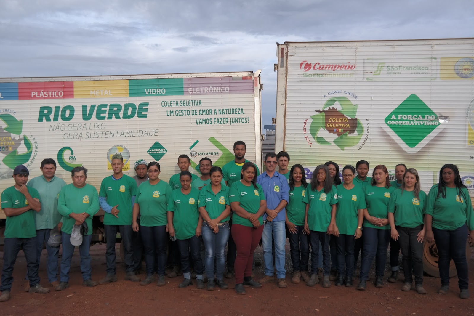 Logotipo da Cooperativa de Trabalho de Catadores de Material Reciclável em Geral do Sudoeste - (COOP-RECICLA) em Rio Verde - GO
