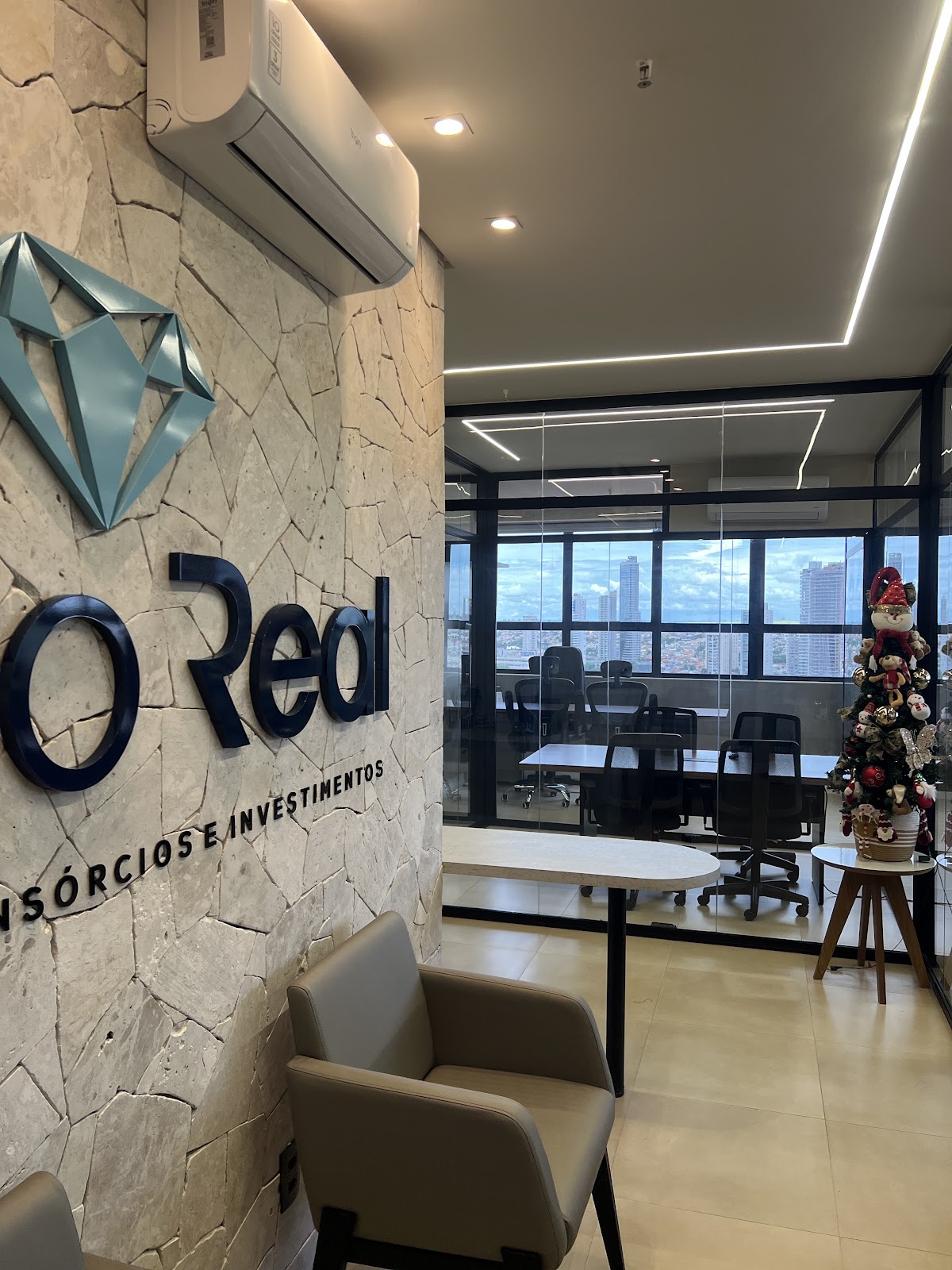 Logotipo da Lucro Real Consórcios e Investimentos em Rio Verde - GO