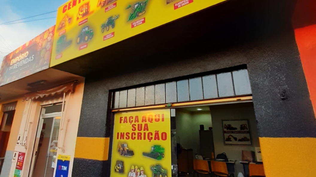 Logotipo da Emprego Certo Cursos Profissionais em Rio Verde - GO