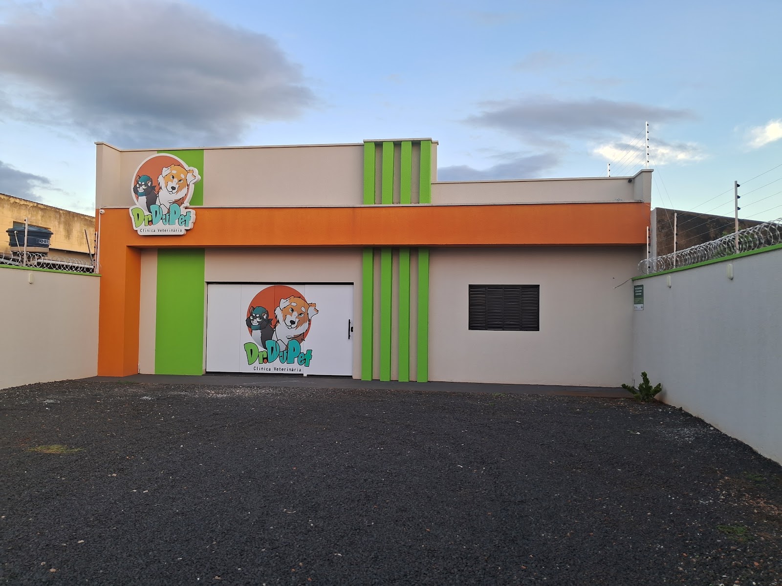 Logotipo da Dr. Du Pet Clínica Veterinária em Rio Verde - GO