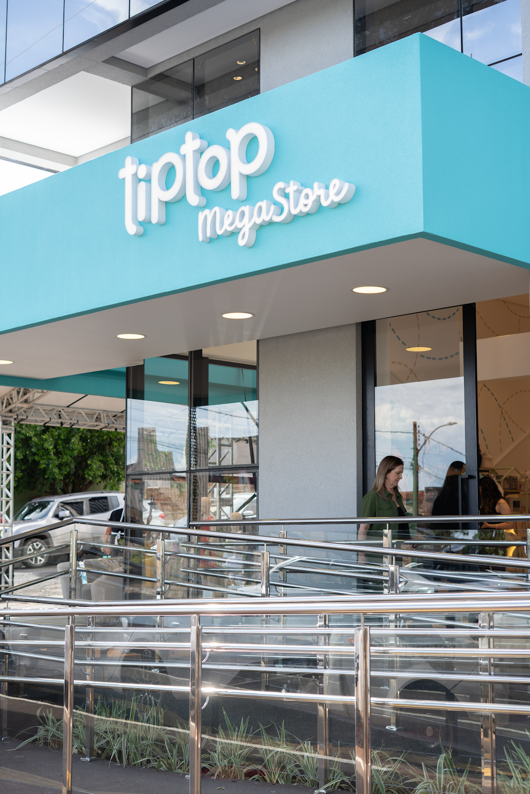 Logotipo da TipTop Mega Store Moda Infantil em Rio Verde GO em Rio Verde - GO